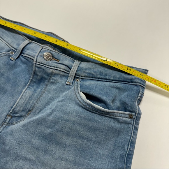 Levi Strauss & Co Light Wash Blue Jeans Denim Shorts - Picture 5 of 9